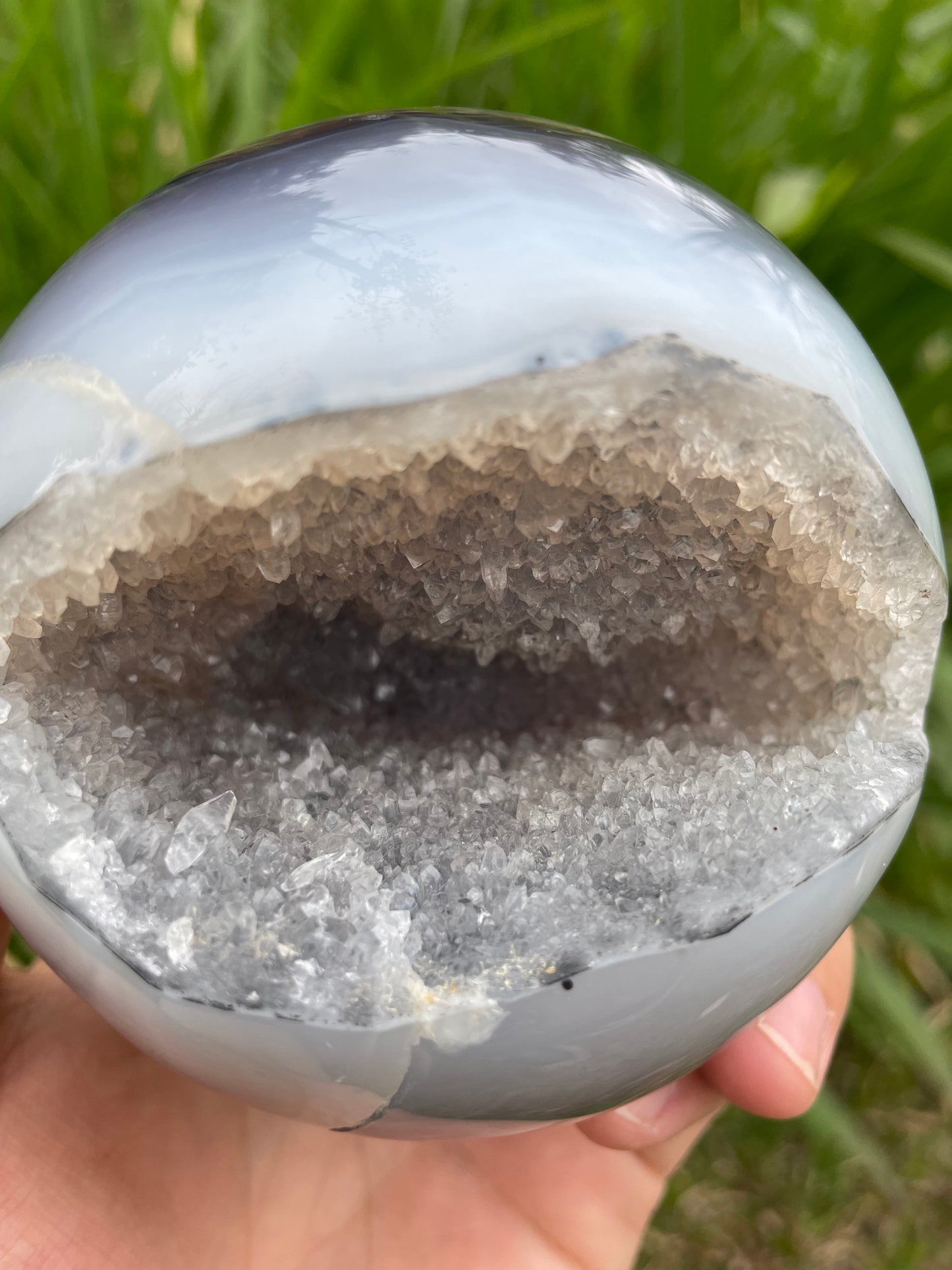 1.99LB Natural Geode Sphere,Agate Geode Ball,Natural Druse Ball,Crystal Ball Hole,Mineral Specimens,Crystal Heal,Crystal Gift,Home Decoration